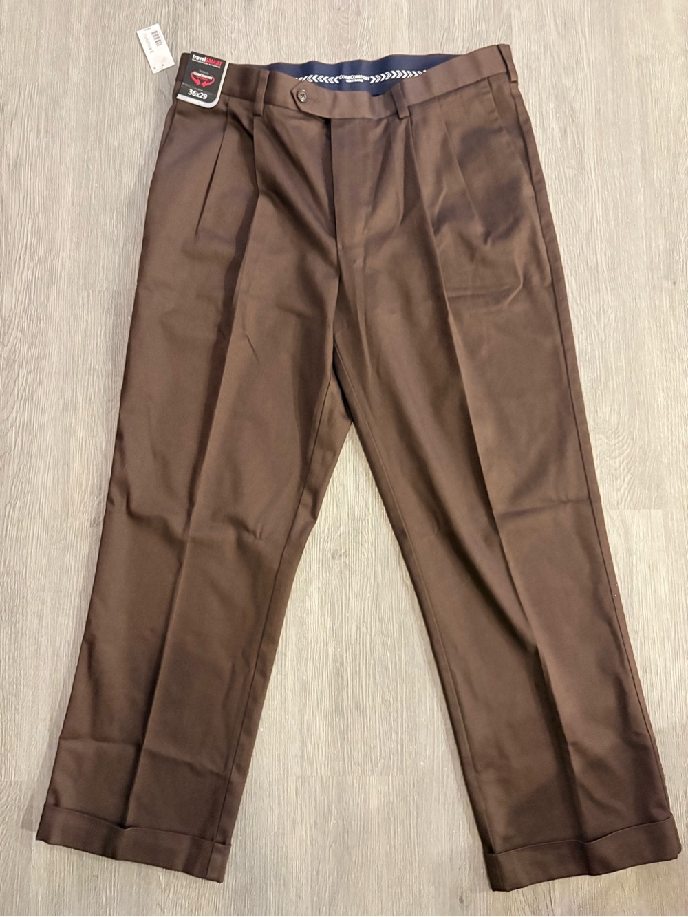 Roundtree Yorke Travel Smart Classic Fit 36x29 Pleated Stretch Brown Dress Pants